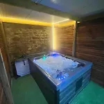 Beau Loft Proche Mont Saint Michel Jaccuzi Illimite En Plein Centre *
