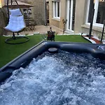 Beau Loft Proche Mont Saint Michel Jaccuzi Illimite En Plein Centre * Avranches