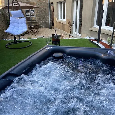 Beau Loft Proche Mont Saint Michel Jaccuzi Illimite En Plein Centre * 아브랑슈