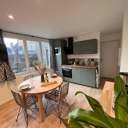 Appartement Beau Loft Proche Mont Saint Michel Jaccuzi Illimité En Plein Centre Avranches