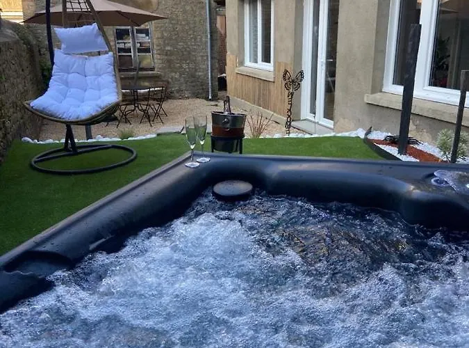 Beau Loft Proche Mont Saint Michel Jaccuzi Illimité En Plein Centre