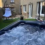 Beau Loft Proche Mont Saint Michel Jaccuzi Illimite En Plein Centre