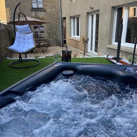 Beau Loft Proche Mont Saint Michel Jaccuzi Illimite En Plein Centre