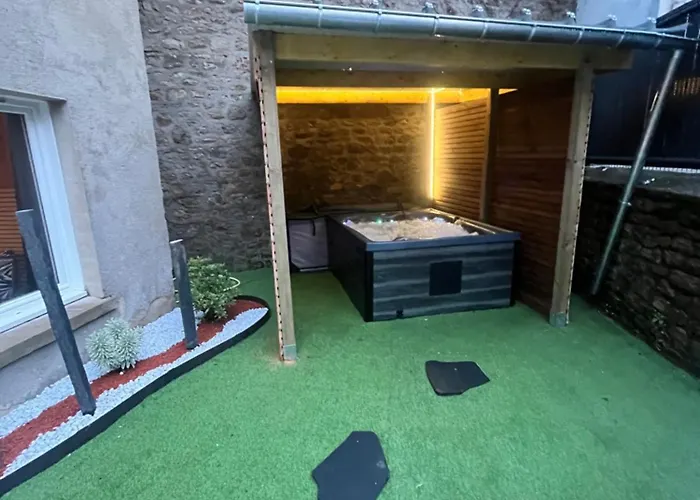 Beau Loft Proche Mont Saint Michel Jaccuzi Illimite En Plein Centre * אברנשה